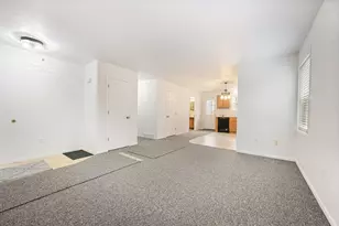 152 W D Ave, Kalamazoo, MI 49009 - Photo 6