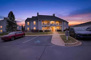 758 W Barrington Cir, Jackson, MI 49203 - Photo 2