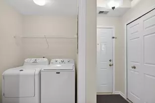 758 W Barrington Cir, Jackson, MI 49203 - Photo 10