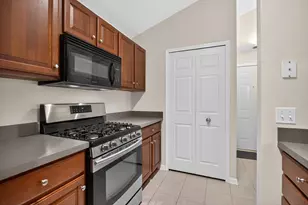 758 W Barrington Cir, Jackson, MI 49203 - Photo 8