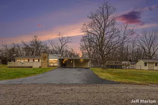 510 W Fargo St, Ionia, MI 48846 - Photo 2