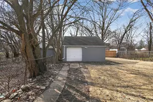 8449 Penrod St, Detroit, MI 48228 - Photo 26