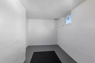 1643 Aberdeen St NE, Grand Rapids, MI 49505 - Photo 30