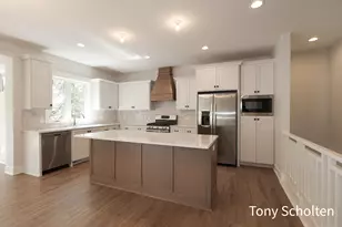 6314 Blendon Woods Dr, Hudsonville, MI 49426 - Photo 2