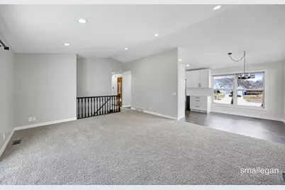 812 N Valley Avenue, Fremont, MI 49412 - Photo 8