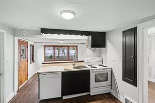 308 S Center St, Stockbridge, MI 49285 - Photo 4