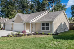 17561 Beechwood Ln Ln, Spring Lake, MI 49456 - Photo 2