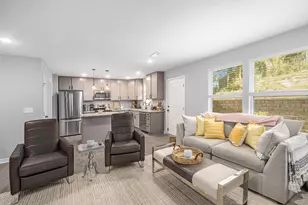 17561 Beechwood Ln Ln, Spring Lake, MI 49456 - Photo 8