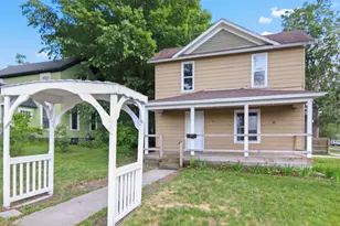 112 Howard St, Cadillac, MI 49601 - Photo 2