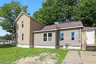 112 Howard St, Cadillac, MI 49601 - Photo 4