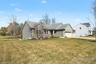 5573 Stanton Woods Dr, Hudsonville, MI 49426 - Photo 2