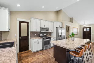 5573 Stanton Woods Dr, Hudsonville, MI 49426 - Photo 8