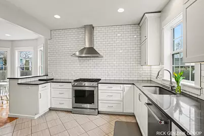 209 W 15th Street, Holland, MI 49423 - Photo 12