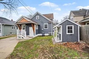 209 W 15th St, Holland, MI 49423 - Photo 2