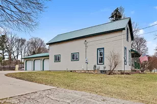 614 W South St, Greenville, MI 48838 - Photo 2