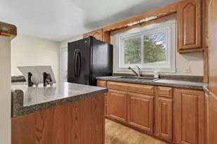 614 W South St, Greenville, MI 48838 - Photo 8