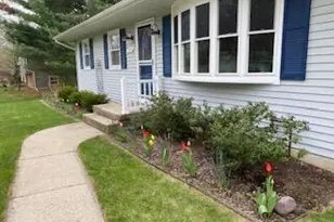 3825 Jupiter Ave NE, Grand Rapids, MI 49525 - Photo 2