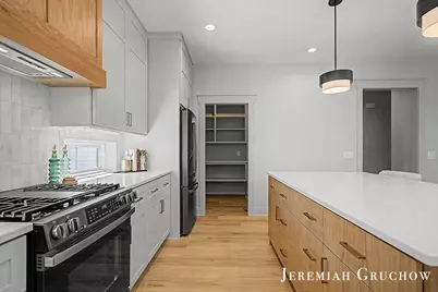 2160 Engleside Drive SE, Grand Rapids, MI 49546 - Photo 10