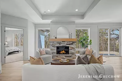 2160 Engleside Drive SE, Grand Rapids, MI 49546 - Photo 2