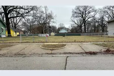 549 Adams Avenue, Muskegon, MI 49442 - Photo 1