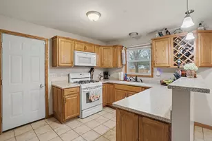 306 Davis St, Paw Paw, MI 49079 - Photo 6