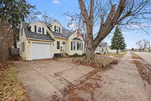 1945 Galewood Ave SW, Wyoming, MI 49509 - Photo 2
