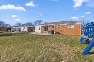 8860 Cherrylawn Dr, Sterling Heights, MI 48313 - Photo 28