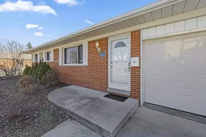 8860 Cherrylawn Drive, Sterling Heights, MI 48313 - Photo 4