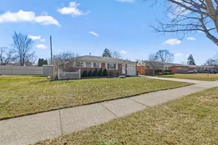 8860 Cherrylawn Dr, Sterling Heights, MI 48313 - Photo 2