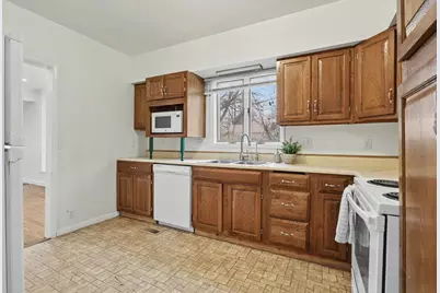 234 W Pleasant Street, Watervliet, MI 49098 - Photo 6