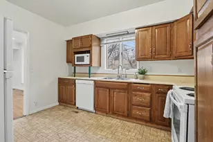 234 W Pleasant St, Watervliet, MI 49098 - Photo 6