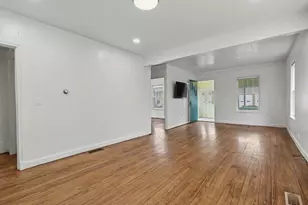 234 W Pleasant St, Watervliet, MI 49098 - Photo 2