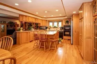 28418 Walker Ave, Warren, MI 48092 - Photo 4