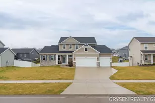 6657 Maria Dr, Hudsonville, MI 49426 - Photo 2