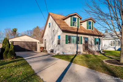 187 Washington Street, Saranac, MI 48881 - Photo 2