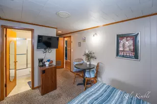 104 W Houghton Lake Dr, Prudenville, MI 48651 - Photo 42