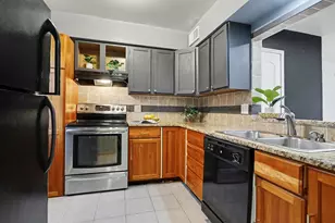 709 Garland Cir, Kalamazoo, MI 49008 - Photo 10