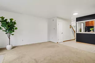 709 Garland Cir, Kalamazoo, MI 49008 - Photo 4