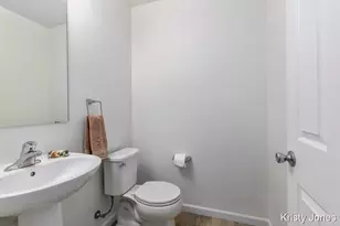 426 Oak View Dr, Middleville, MI 49333 - Photo 10