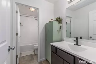 426 Oak View Dr, Middleville, MI 49333 - Photo 14