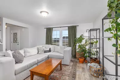 426 Oak View Drive, Middleville, MI 49333 - Photo 4