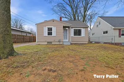 825 Stevens Street, Muskegon, MI 49442 - Photo 2
