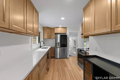 1924 Maryland Boulevard, Norton Shores, MI 49441 - Photo 10