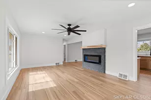 1924 Maryland Blvd, Norton Shores, MI 49441 - Photo 6