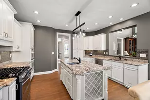 5052 S Dickinson Ct, Saint Joseph, MI 49085 - Photo 12