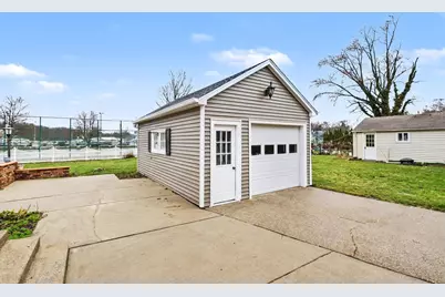 318 Kingsley Avenue, Saint Joseph, MI 49085 - Photo 34