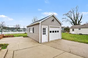 318 Kingsley Ave, Saint Joseph, MI 49085 - Photo 34