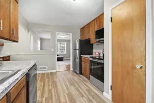 318 Kingsley Ave, Saint Joseph, MI 49085 - Photo 6