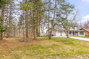 125 Buckley Ln, Battle Creek, MI 49015 - Photo 2