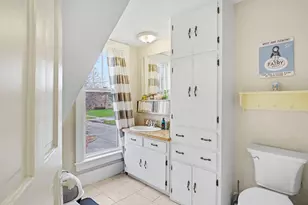 558 Carrier St NE, Grand Rapids, MI 49505 - Photo 10